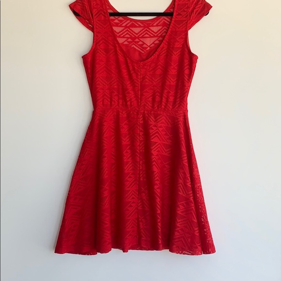 🛍🛍Red Dress Size Medium - Picture 2 of 8
